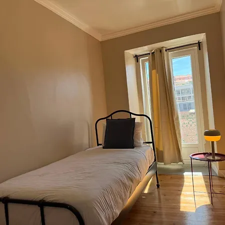 Апартаменты Golden Tram House *