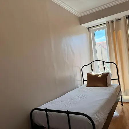 Апартаменты Golden Tram House *